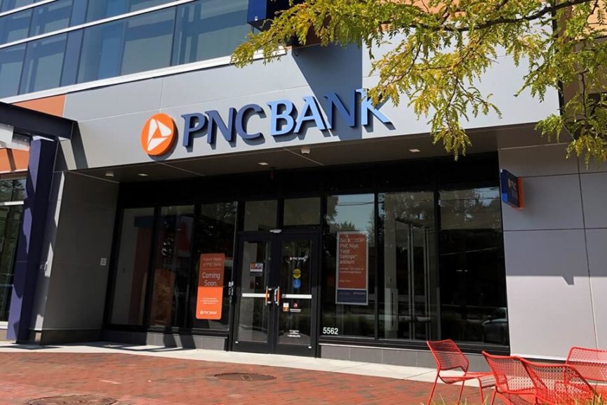 Storefront image of PNC Bank